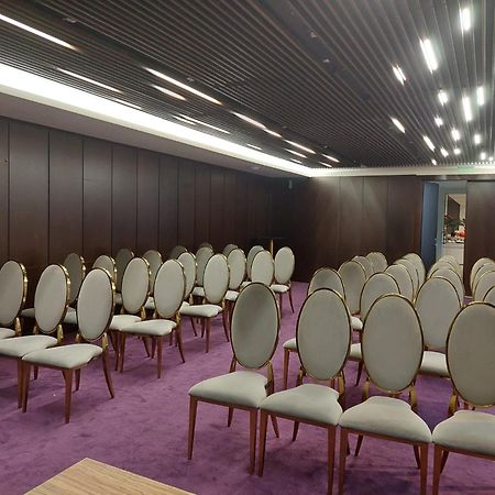 Hotel Cubix Brasov Luaran gambar