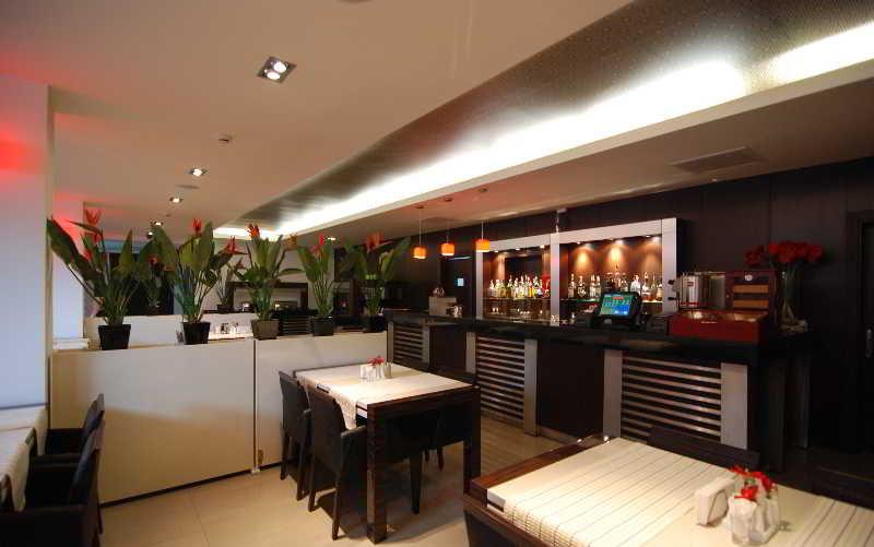 Hotel Cubix Brasov Luaran gambar