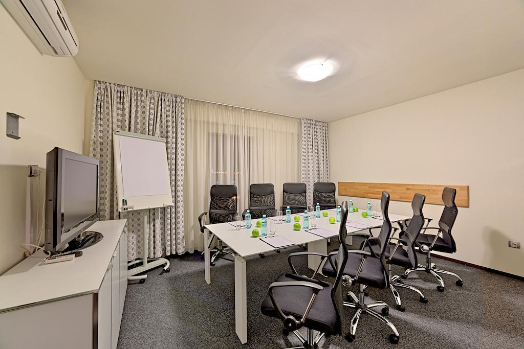 Hotel Cubix Brasov Luaran gambar