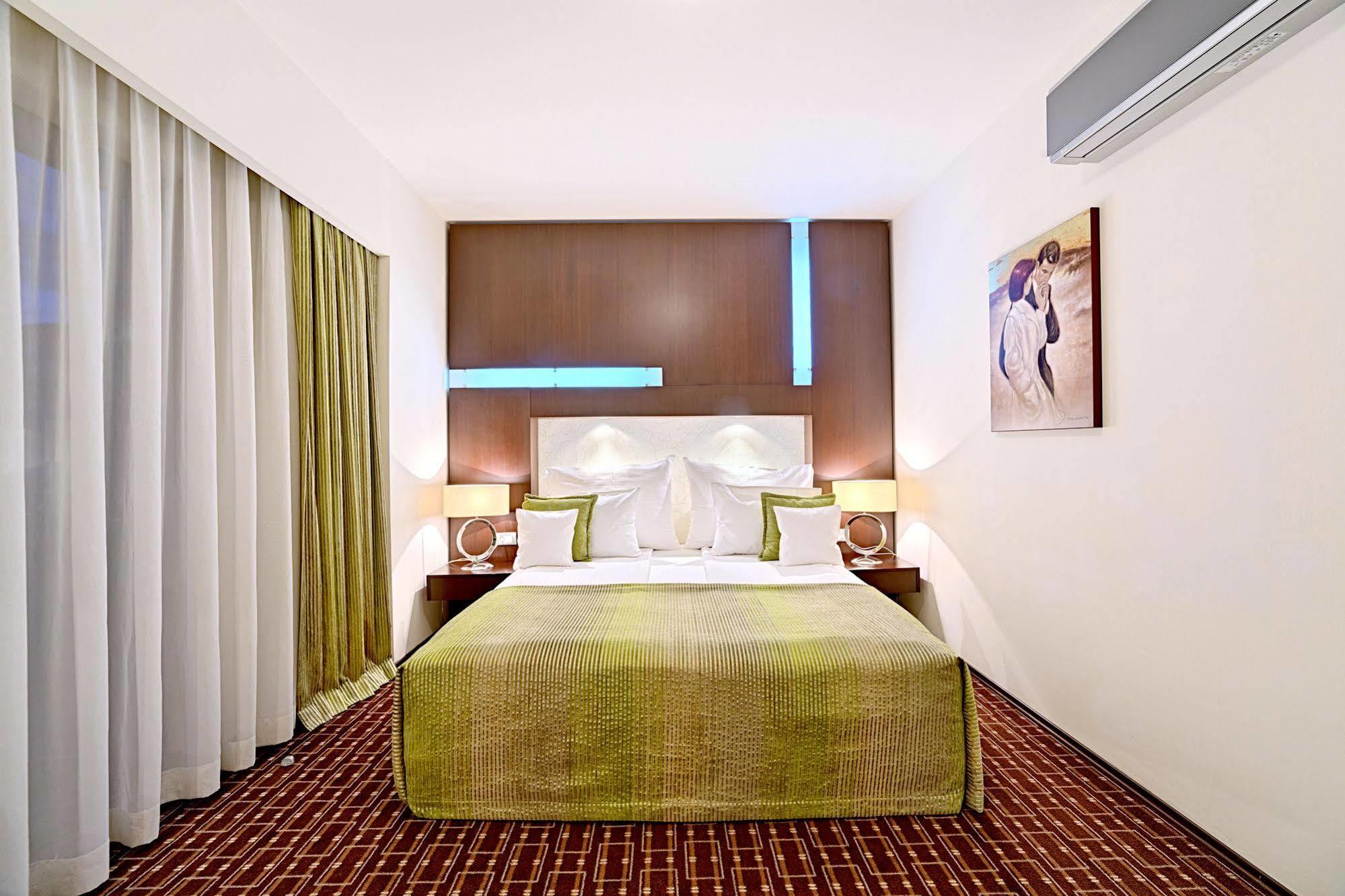 Hotel Cubix Brasov Luaran gambar