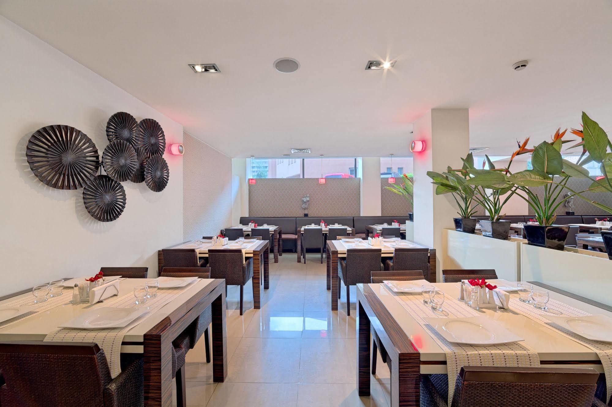 Hotel Cubix Brasov Luaran gambar